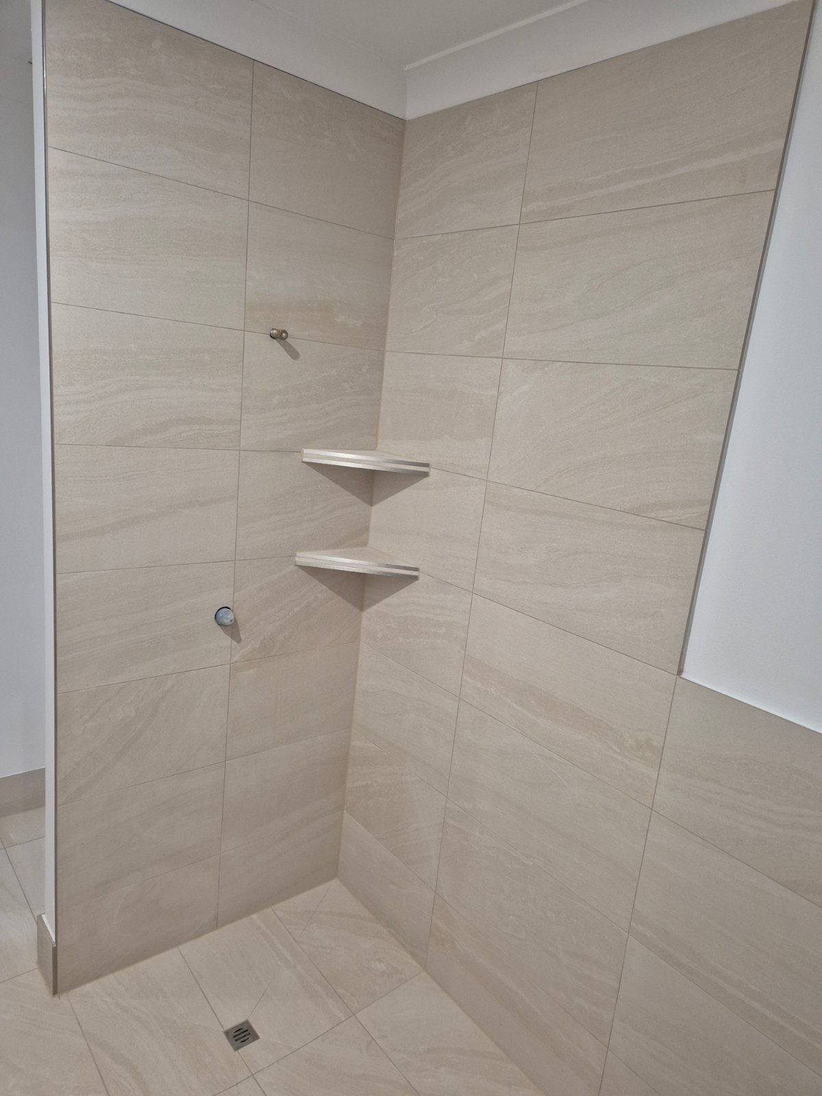 Kate's Shadow Cream Matt Smooth Grip 300x600mm job