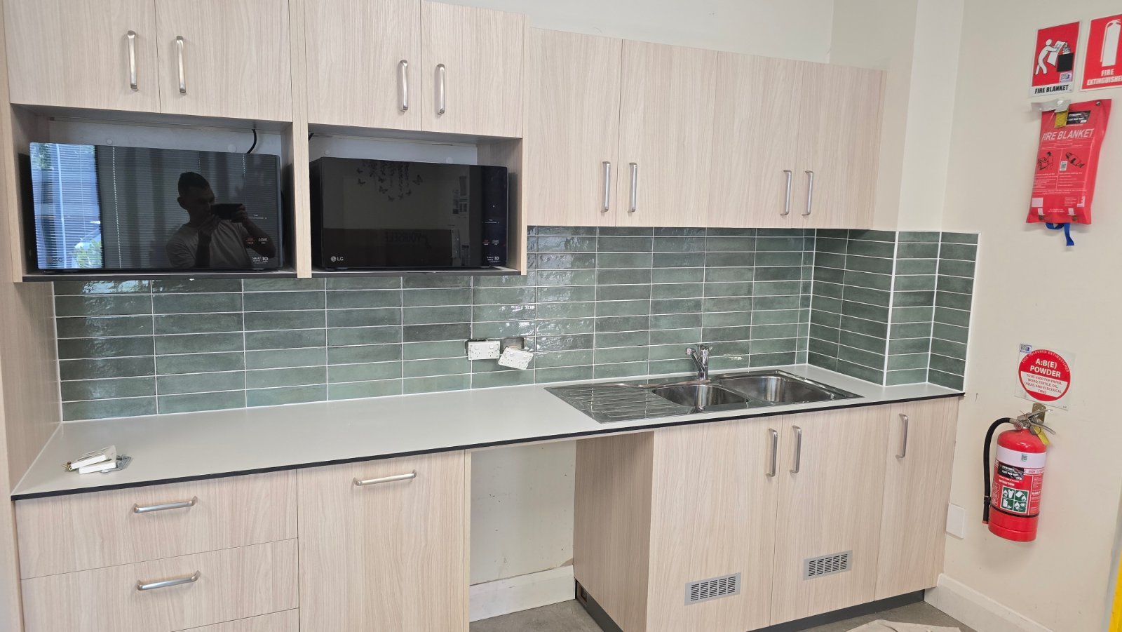 Nebojsa's Acquarello Jade Glossy
  60x246mm job