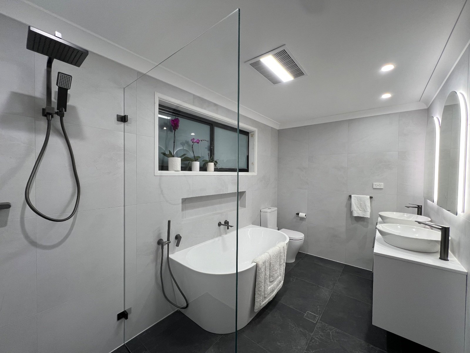 Emily's Stari White Matt 600x600mm job