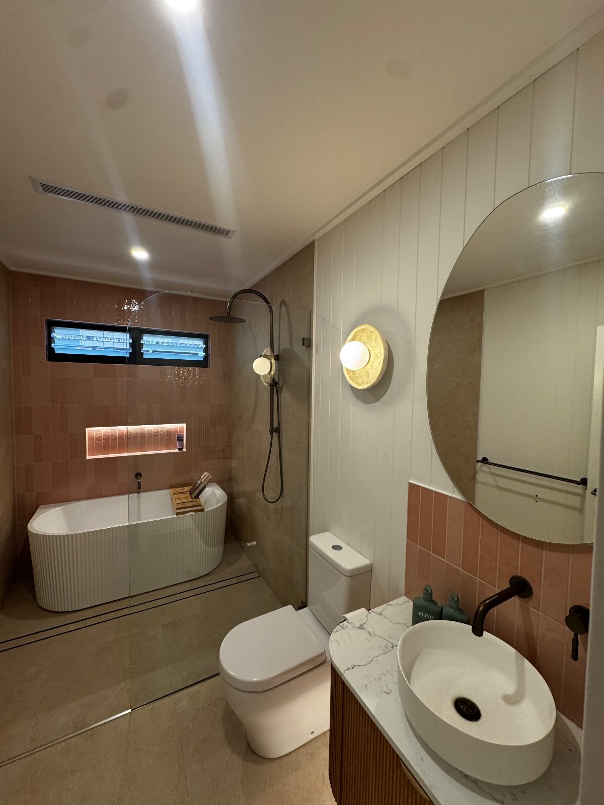 Jack's Casablanca Pink Gloss 58x242mm job